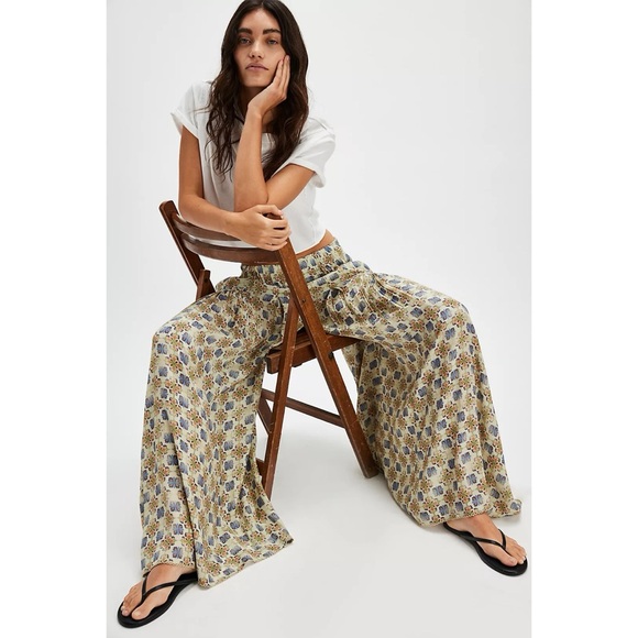 Vintage Palazzo Culottes High Rise Elastic Waist Wide Leg Pants - Small to Med - Picture 14 of 14